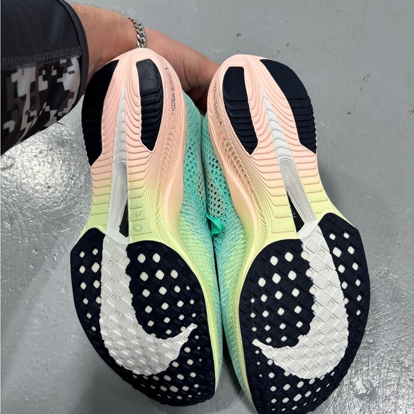 Nike ZoomX Athletic Shoes - Mint Green and Pastel Pink - Picture 10 of 10